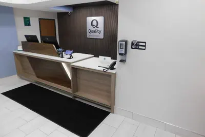 Photo 5 - Quality Inn Pontiac
