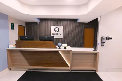 Photo 4 - Quality Inn Pontiac