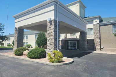 Photo 2 - Holiday Inn Express La Junta by IHG