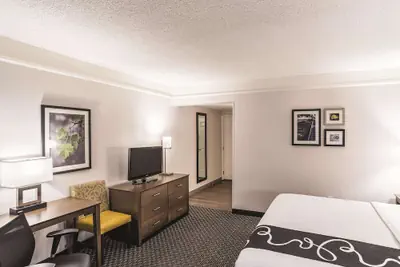 Photo 5 - La Quinta Inn & Suites by Wyndham Flagstaff