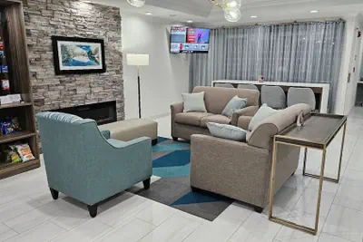 Photo 4 - Best Western Plus Fenton