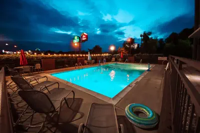 Photo 2 - La Quinta Inn & Suites by Wyndham Festus - St. Louis South