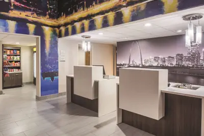Photo 4 - La Quinta Inn & Suites by Wyndham Festus - St. Louis South