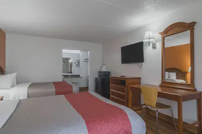 Photo 5 - Motel 6 Waycross GA