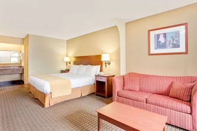 Photo 3 - Days Inn & Suites by Wyndham Stockbridge South Atlanta