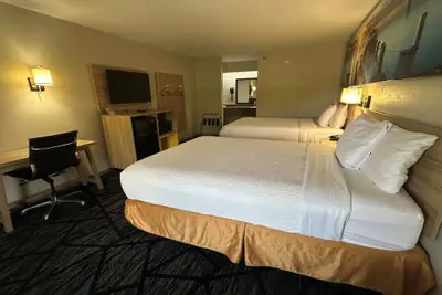 Photo 5 - Days Inn & Suites by Wyndham Stockbridge South Atlanta