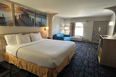 Photo 4 - Days Inn & Suites by Wyndham Stockbridge South Atlanta