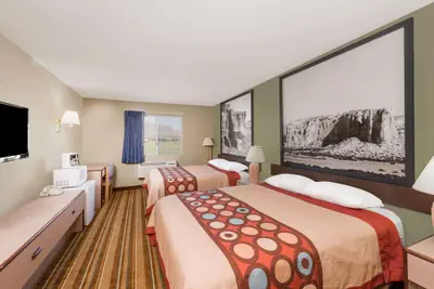 Photo 4 - Super 8 by Wyndham Socorro