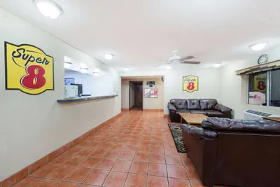 Photo 2 - Super 8 by Wyndham Socorro
