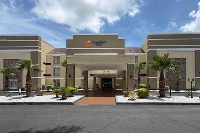 Photo 2 - Comfort Inn Savannah Midtown