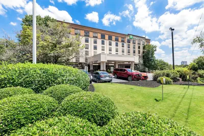 Photo 2 - Holiday Inn Express Atlanta Galleria - Ballpark Area by IHG