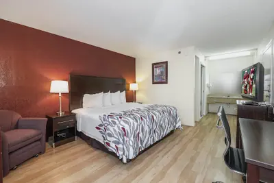 Photo 2 - Red Roof Inn & Suites Rome
