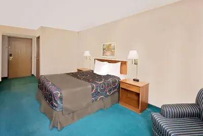Photo 5 - Days Inn by Wyndham Boonville