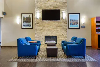 Photo 3 - Comfort Suites Dover University Area