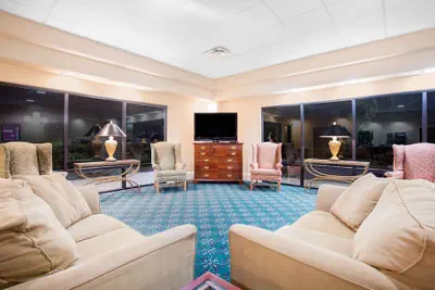 Photo 4 - Days Inn by Wyndham Metter