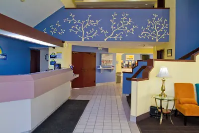 Photo 5 - Days Inn by Wyndham Blue Springs