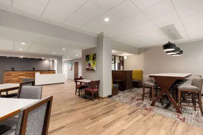 Photo 3 - Hampton Inn Starkville Mississippi State University