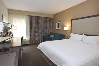 Photo 4 - Hampton Inn Madison