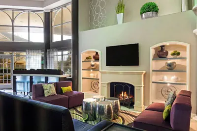 Photo 4 - La Quinta Inn & Suites by Wyndham Macon