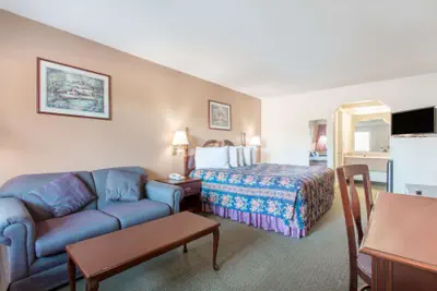 Photo 4 - Days Inn by Wyndham Picayune