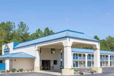 Photo 2 - Days Inn by Wyndham Picayune