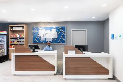 Photo 3 - Holiday Inn Express Atlanta West - Theme Park Area by IHG