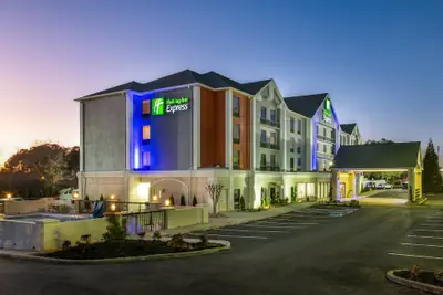 Photo 2 - Holiday Inn Express Atlanta West - Theme Park Area by IHG