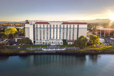 Photo 2 - Embassy Suites by Hilton San Francisco Airport Waterfront