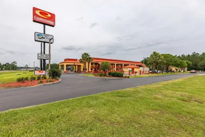 Photo 2 - Econo Lodge Kingsland