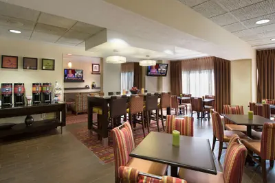 Photo 3 - Hampton Inn Gainesville