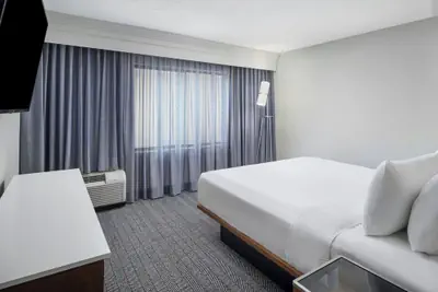 Photo 4 - Courtyard® by Marriott® Baton Rouge South