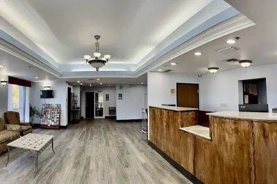 Photo 4 - Ruskin Inn Hotel