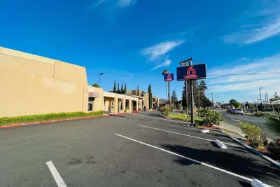 Photo 2 - Motel 6 Vallejo, CA – Napa Valley