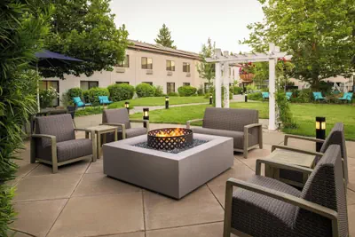 Photo 2 - Courtyard by Marriott Vacaville