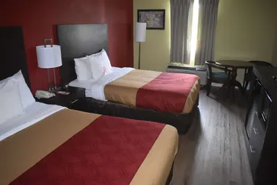 Photo 5 - SureStay Hotel by Best Western Brunswick