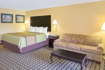 Photo 5 - Days Inn by Wyndham Andalusia