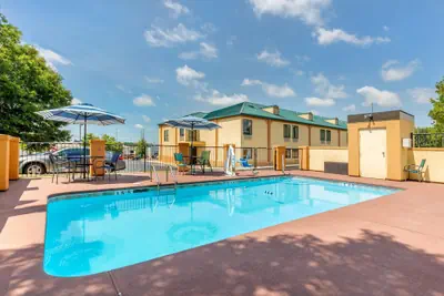 Photo 2 - Quality Inn Auburn Campus Area I-85