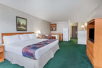 Photo 5 - Days Inn & Suites by Wyndham Lexington