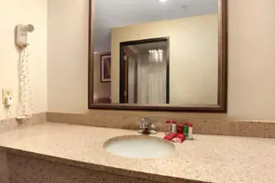 Photo 5 - Ramada by Wyndham Elizabethtown