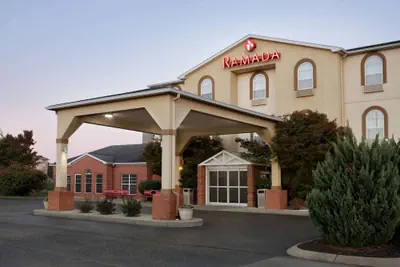 Photo 2 - Ramada by Wyndham Elizabethtown