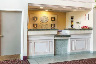Photo 3 - Comfort Suites Fort Wayne - Southwest