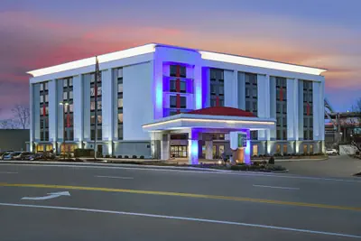 Photo 2 - Holiday Inn Express & Suites Cincinnati Riverfront by IHG