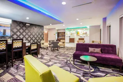 Photo 5 - La Quinta Inn & Suites by Wyndham Elkhart