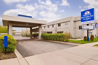 Photo 2 - Americas Best Value Inn & Suites Waukegan Gurnee