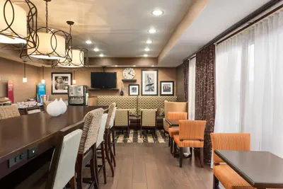 Photo 4 - Hampton Inn Wichita-East