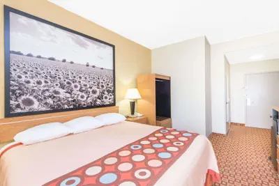 Photo 4 - Super 8 by Wyndham Wichita South