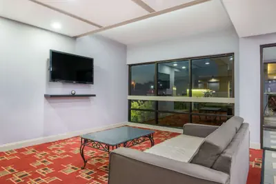 Photo 3 - Super 8 by Wyndham Wichita South