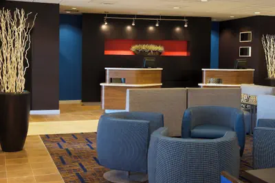 Photo 4 - Courtyard by Marriott Bloomington