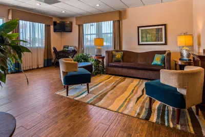 Photo 4 - SureStay Hotel by Best Western Ottawa