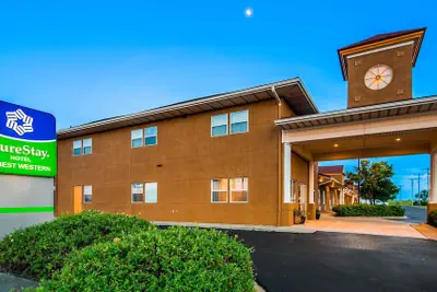 Photo 2 - SureStay Hotel by Best Western Ottawa